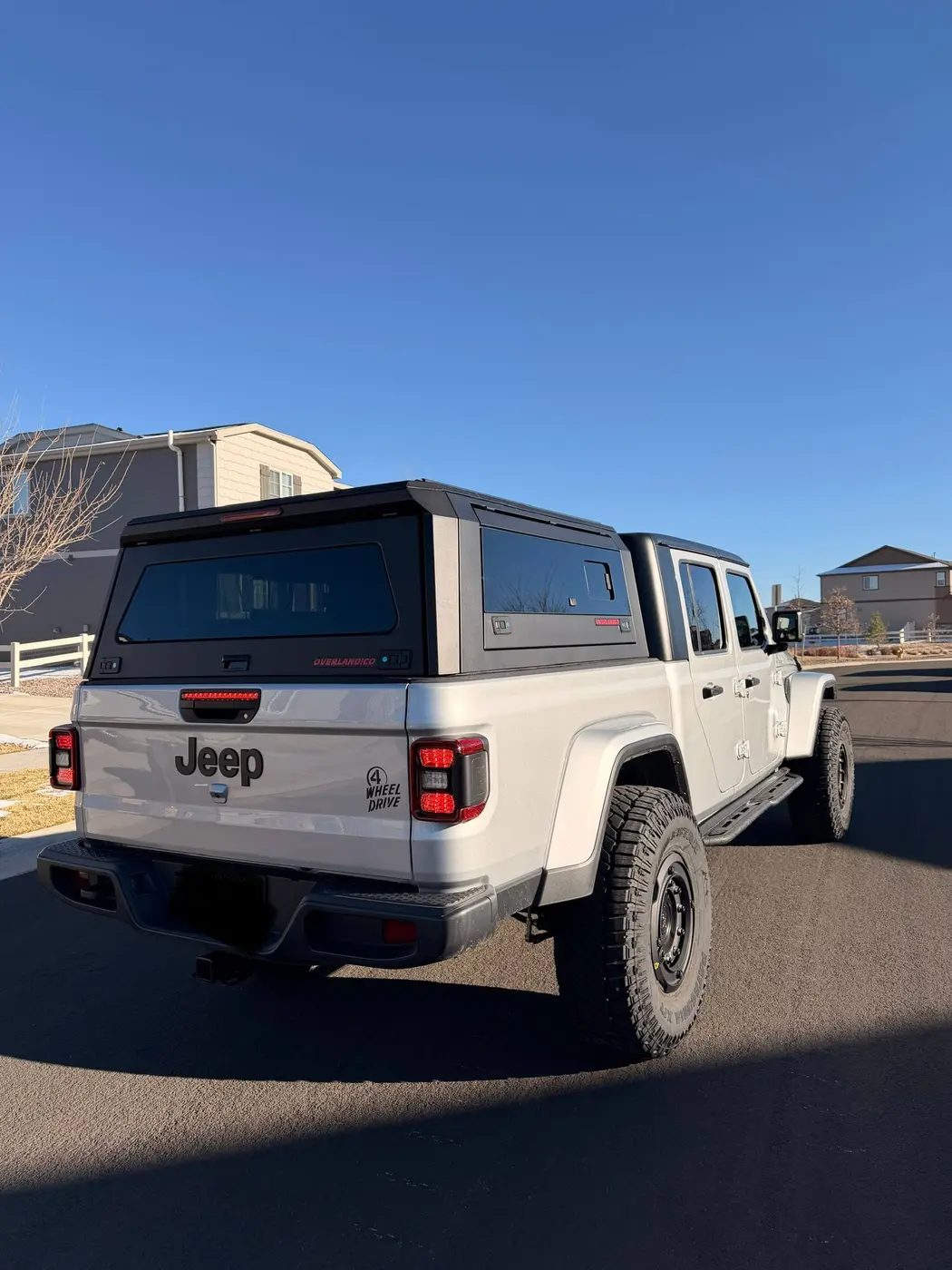 Jeep Gladiator with an Overlandico Panorama topper